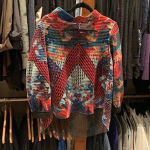 Colorful mash shirt with two buttons in the back